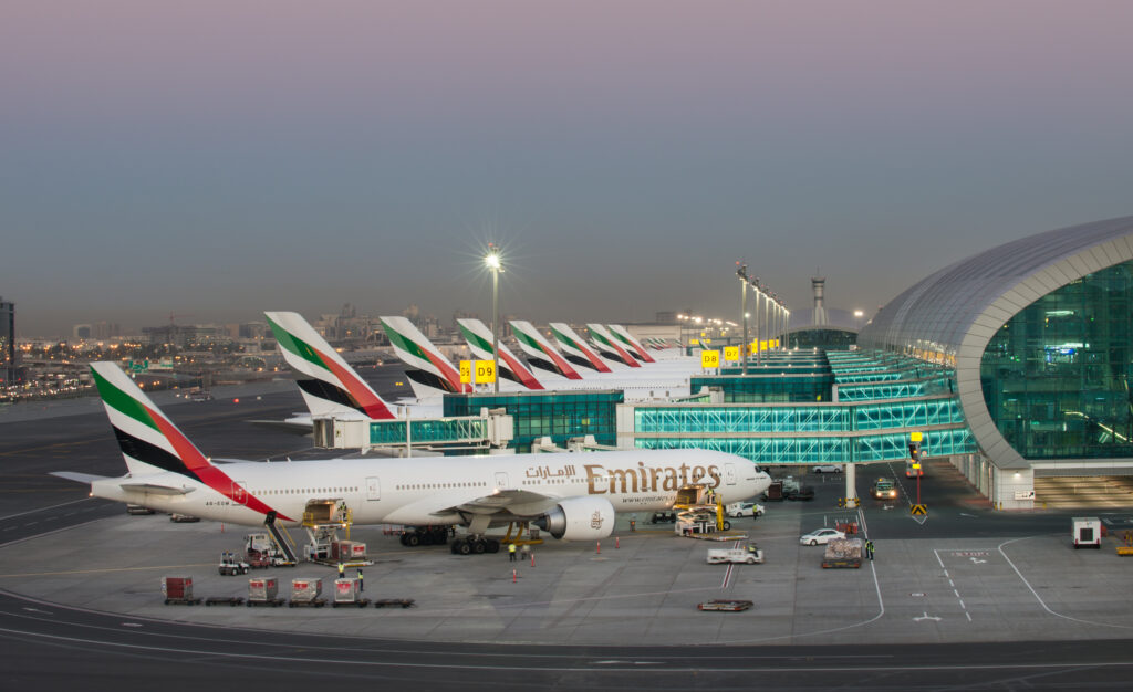 airside ca ek 1024x626 - DXB vs DWC, czyli jak wydostać się z lotniska w Dubaju